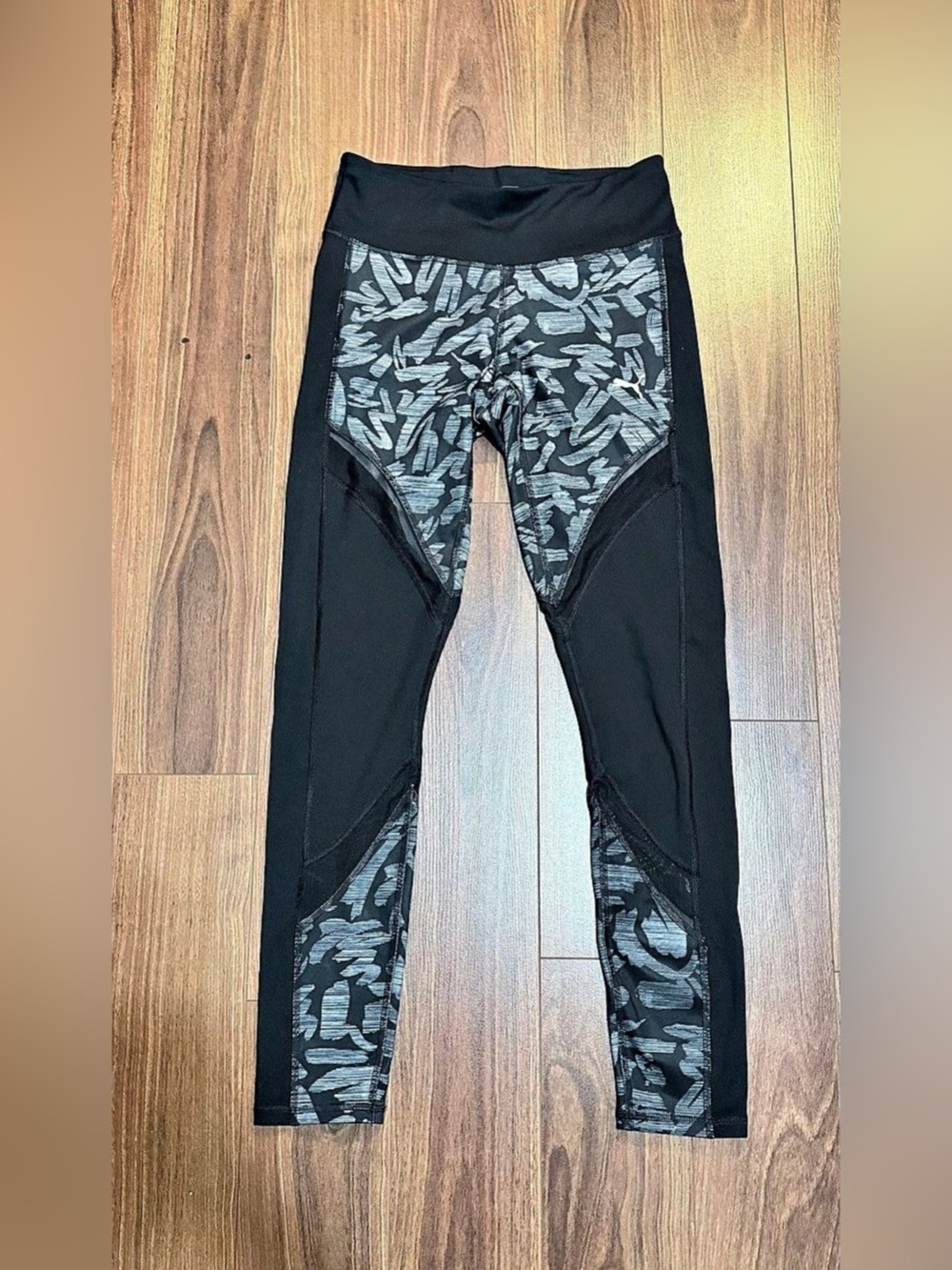 Puma Abstract-Print Mesh-Panel Leggings Black & Gray Medium